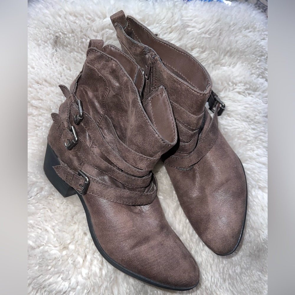 Women’s American Rag boots size 10.